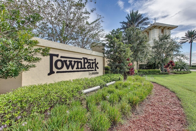 Building Photo - 12091 SW Bennington Cir