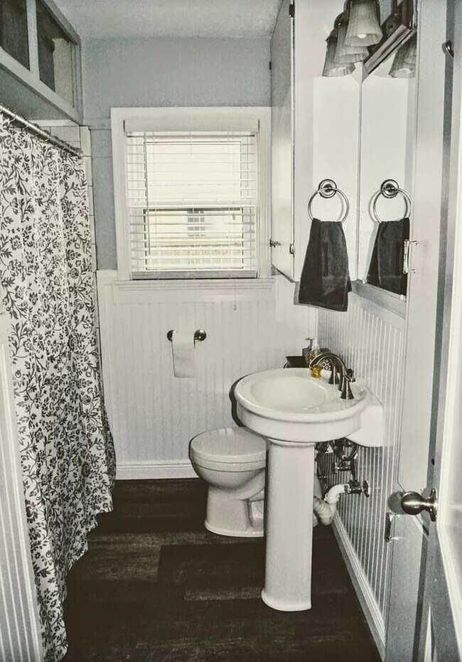 Building Photo - Pre leasing for fall 2026! 3/2 in Tech Terrace!