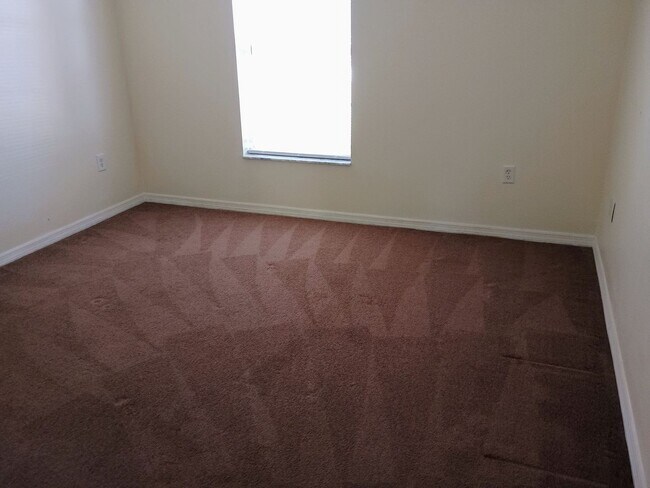 Building Photo - Very Nice 3-Bedroom, 2-Bath Home in a great area!