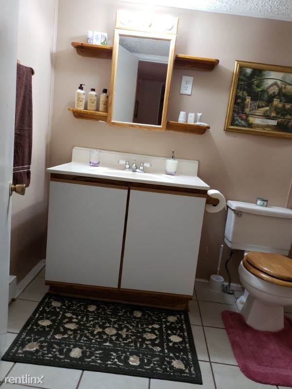 Building Photo - 117 Wilkes St