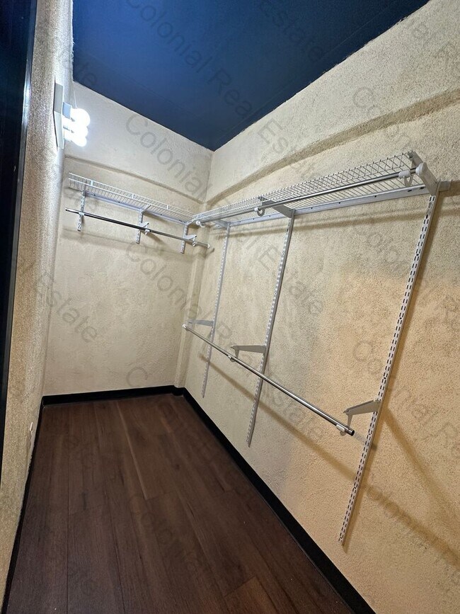 Building Photo - Beautiful 3 bedroom 2 bathroom home.