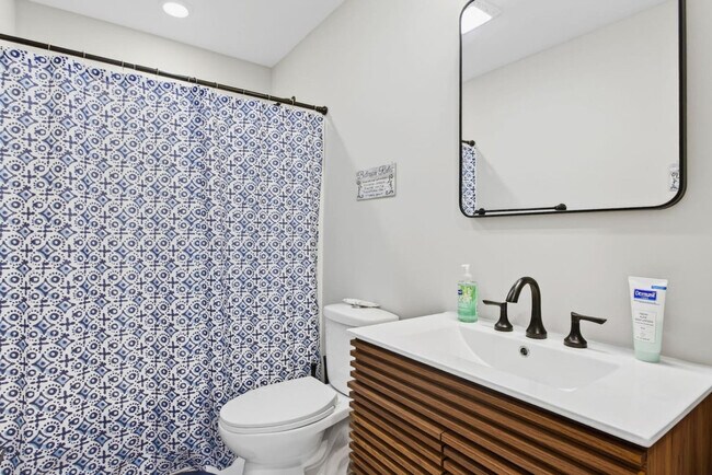 Building Photo - 518 Prospect St