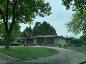 Building Photo - 2212 W Parnell Ave