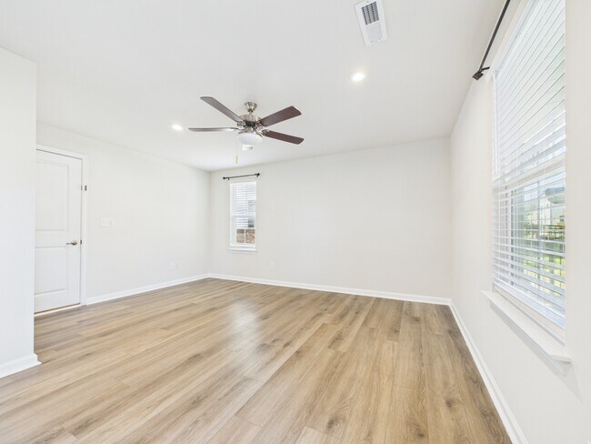 Building Photo - 2617 Grantham Place Dr