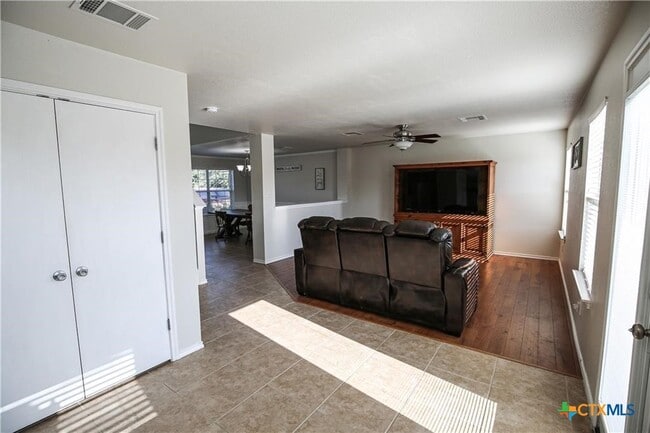 Building Photo - 157 Brickyard Ln