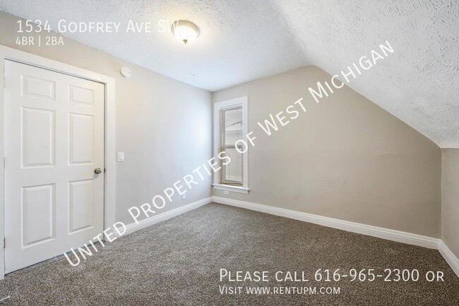 Building Photo - 4 Bed, 2 Bath Home | Spacious Kitchen | Ce...