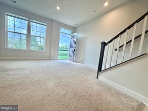 Building Photo - 5330 Witch Hazel Ln