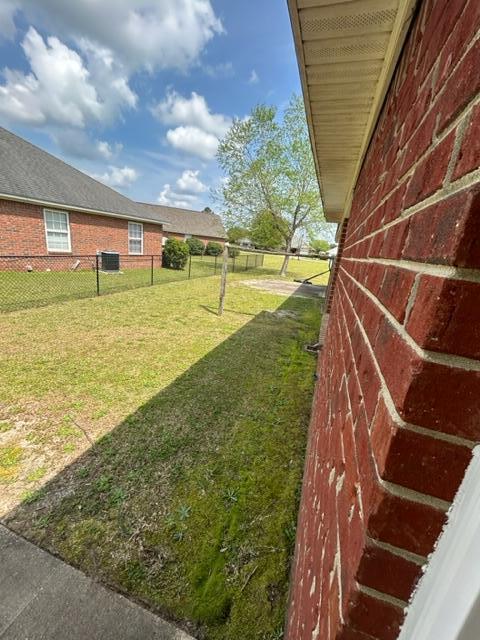 Building Photo - 3513 Beacon Dr