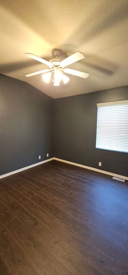 Building Photo - Charming 3BR House in Omaha