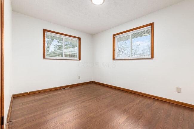 Building Photo - 3070 Lotz Dr