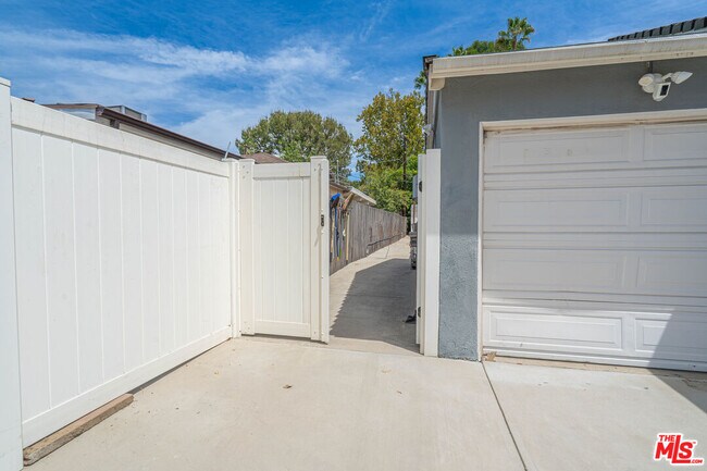 Building Photo - 7044 Garden Grove Ave