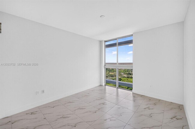 Building Photo - 2000 Metropica Wy