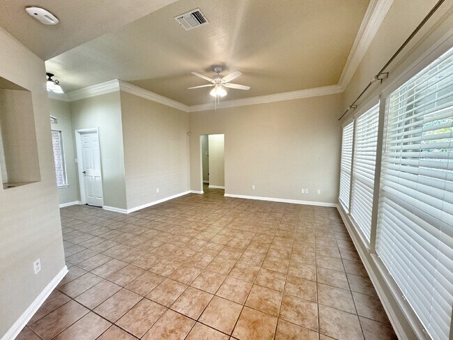 Building Photo - 2062 N Ranch Estates Blvd