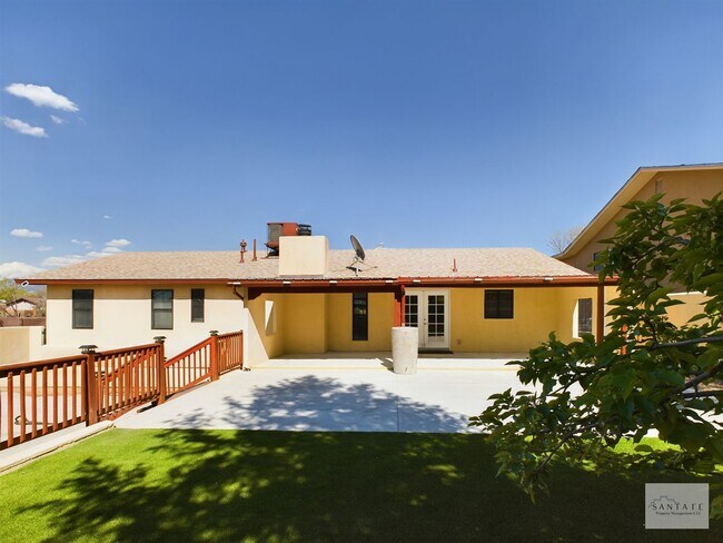Building Photo - Beautifully Remodeled single Level Home Available Now