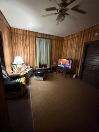 Building Photo - 326 Main St