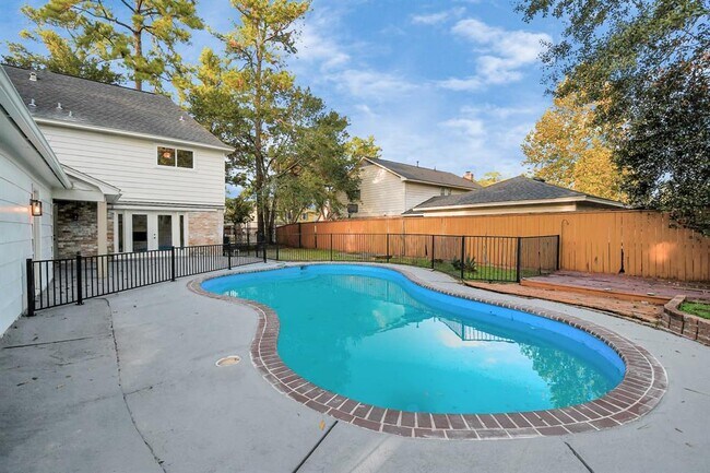 Building Photo - 3919 Fernglade Dr
