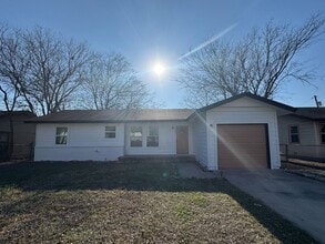 Building Photo - 3-Bedroom House for Rent in Copperas Cove