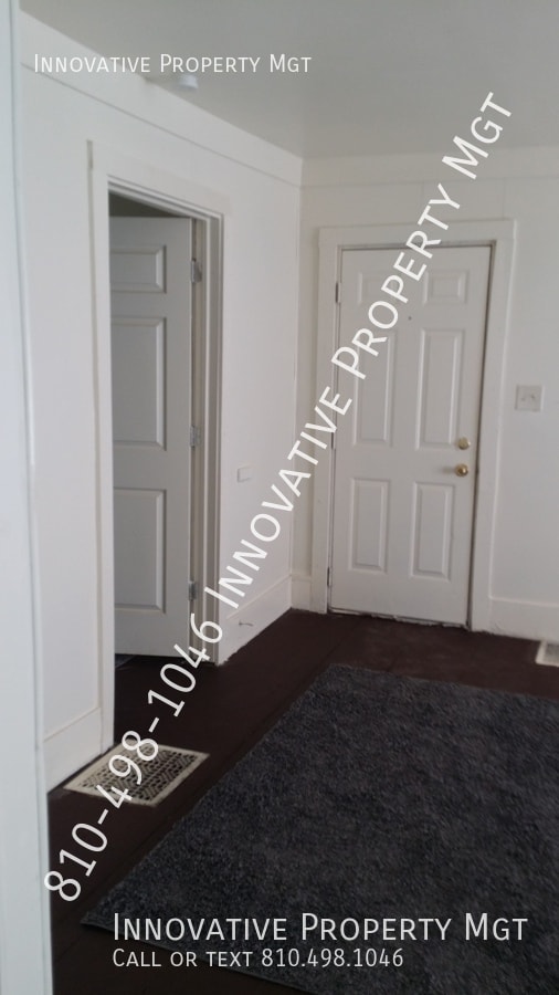 Building Photo - 3097 Hatherly-