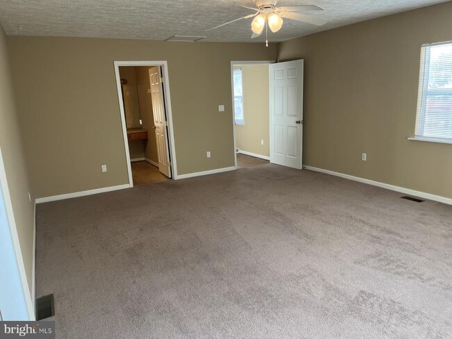 Building Photo - 47968 Mary Lynn Dr