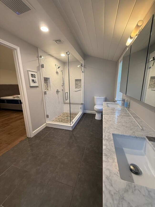 Building Photo - Single story - 3 bedroom, 3 bath + bonus room