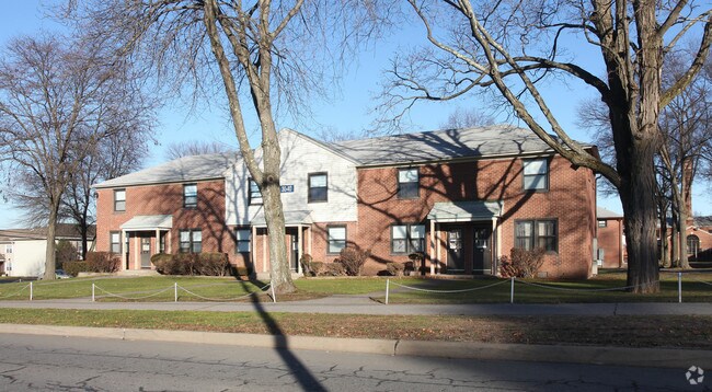 Colonial Gardens - 206-208 Flatbush Ave Kingston NY 12401 | Apartment