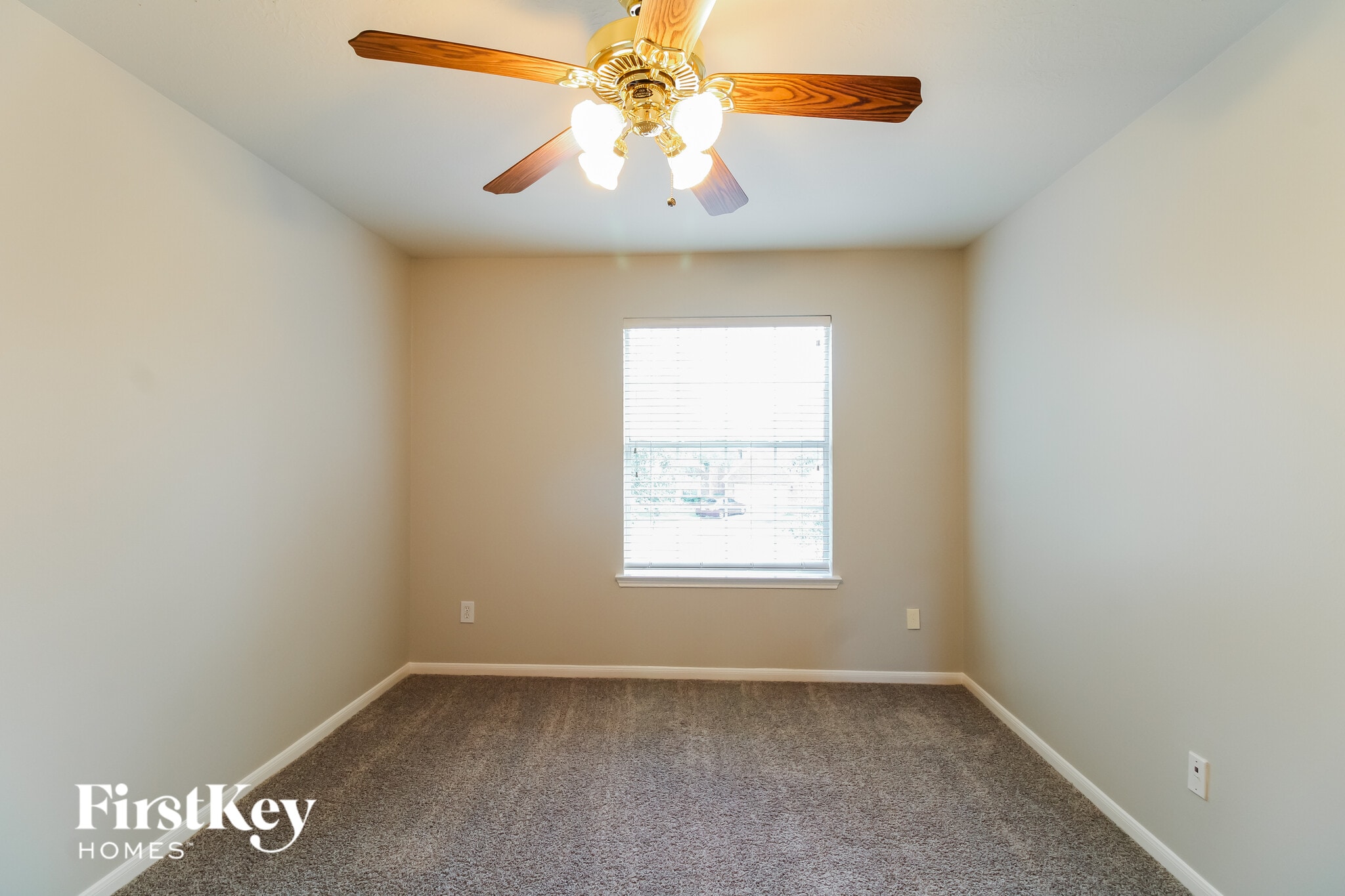 Building Photo - 1607 Pebble Brk