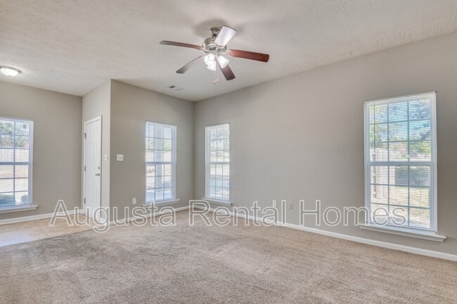 Building Photo - 2820 Old Riah Rd