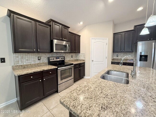 Building Photo - 2715 Salt Lake Dr