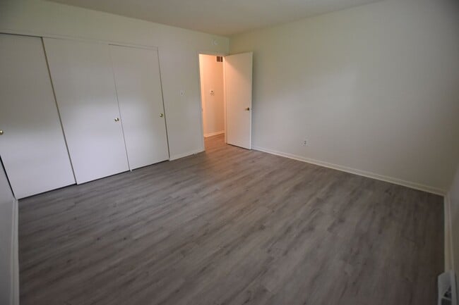 Building Photo - 1012-12 Lamplite Ct