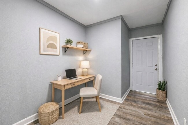 Building Photo - 4615 Schroeder St