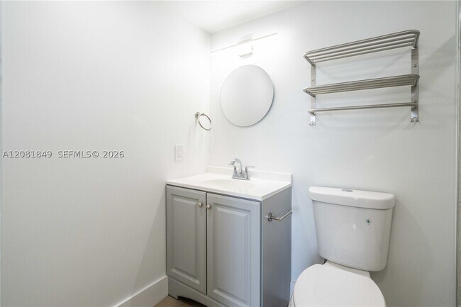 Building Photo - 6960 Rue Vendome