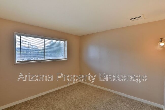 Building Photo - 2237 W Cortez Ave