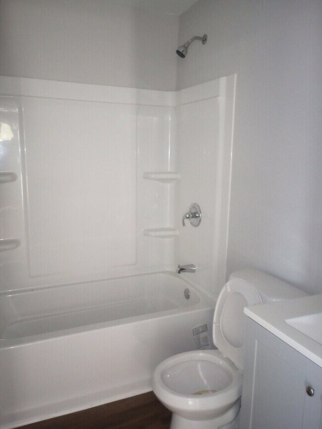 Building Photo - 326 Sherman Dr