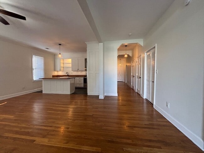 Building Photo - 605 2nd Ave