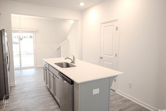 Building Photo - 122 Crescent Wy