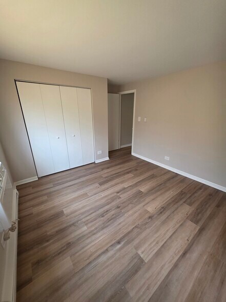 Master bedroom - 6704 W 64th Pl