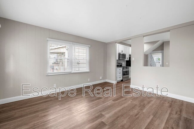 Building Photo - 5834 Victoria Ave