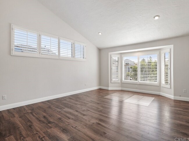 Building Photo - 5323 Coldwater Canyon Ave