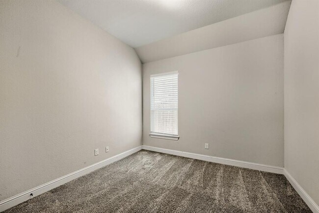 Building Photo - 2436 Indian Clover Trl