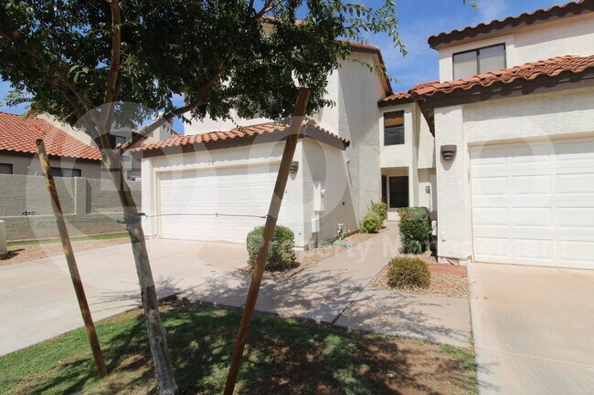 Primary Photo - 710 S St Martin Dr