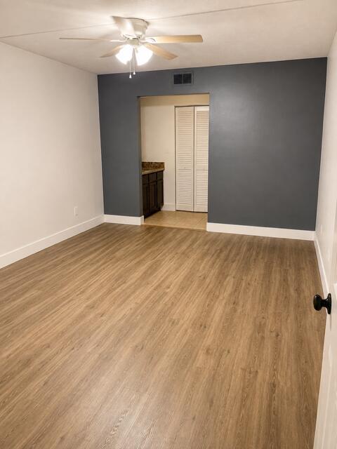 Building Photo - 450 Commodore Dr