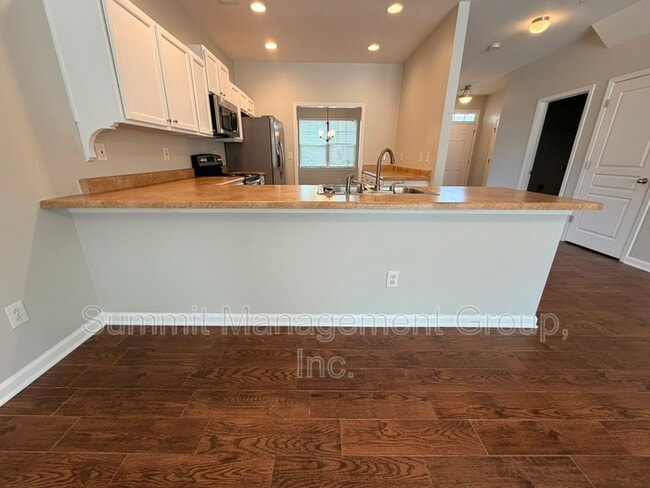 Building Photo - 180 Orchard Dr