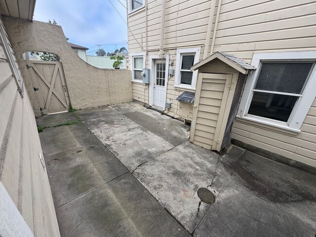 Building Photo - Charming Single-Family Home in Prime San Francisco Location