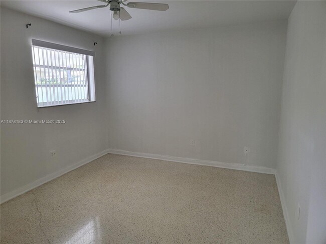 Building Photo - 3375 SW 28th St