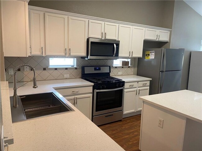 Building Photo - 1513 Big Bend Dr