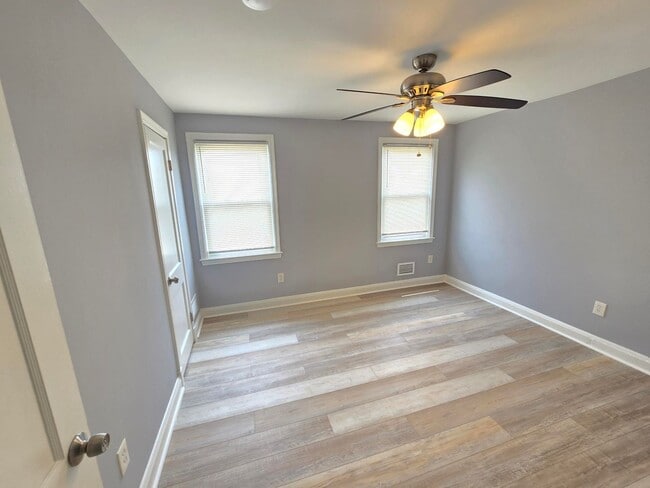 Building Photo - Beautiful 4 Bedroom 2 Bathroom East Baltim...