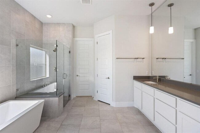 Building Photo - 9820 Grapevine Leaf Dr