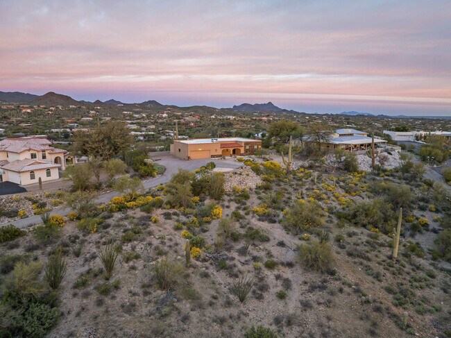 Building Photo - 5190 W Pso Del Barranco