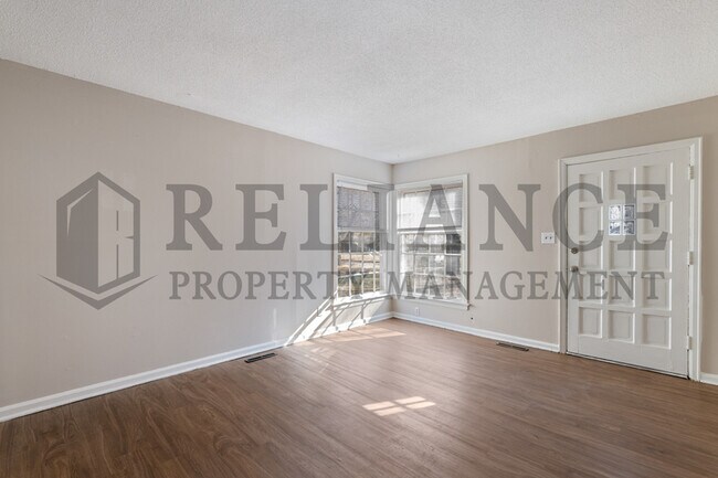 Building Photo - 2640 E Grail St