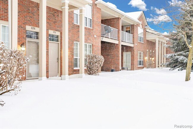 Building Photo - 8208 Chesapeake Cir